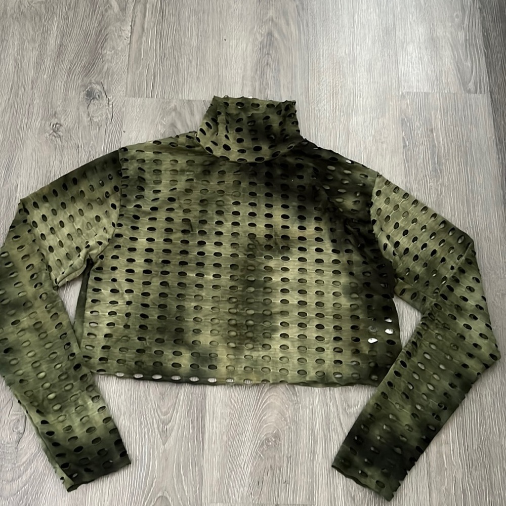 Win Win crop top. Size S